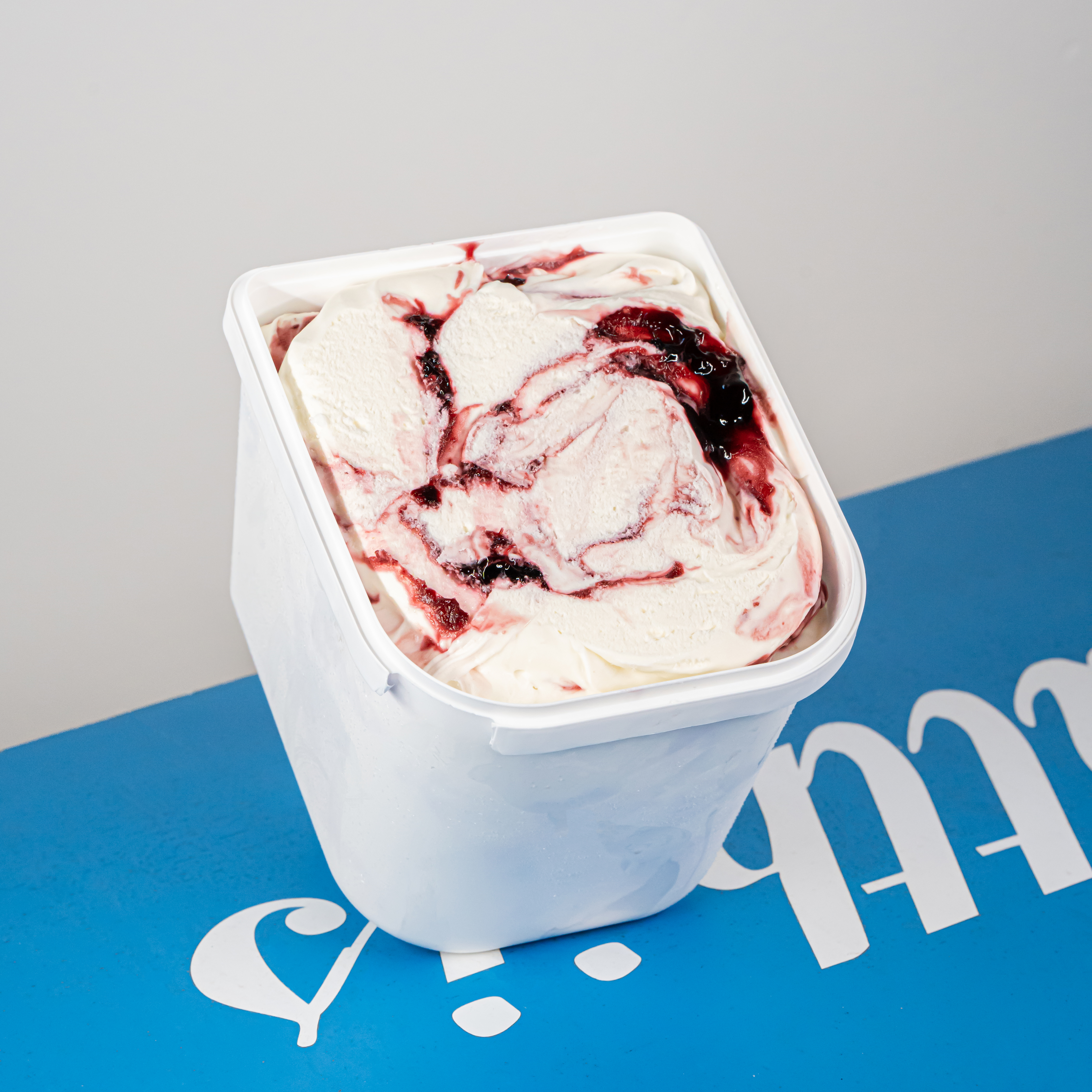 77804 Ambachtelijk gemaakt yoghurt-kersenijs 2x2,5 liter